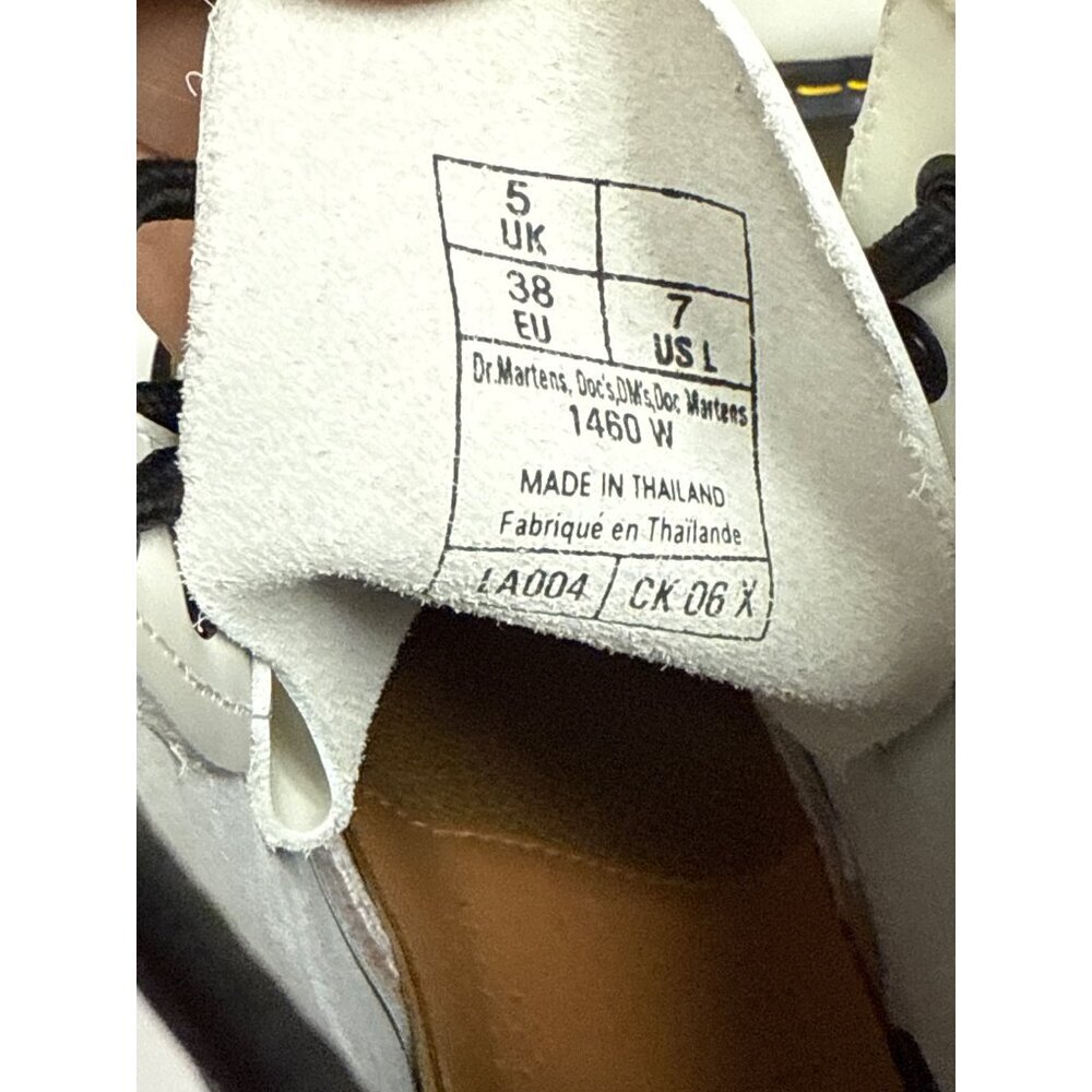 Dr Martens 1460 Women's Boots Patent Smooth Leather Combat White Size 7 NEW SPOT - Picture 11 of 11